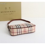 Burberry Underarm Mahjong Bag 1816