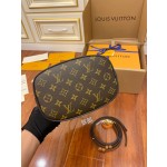 Louis Vuitton exclusive starting model: M45142
