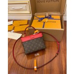 Louis Vuitton M44322
