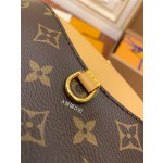 Louis Vuitton M45528