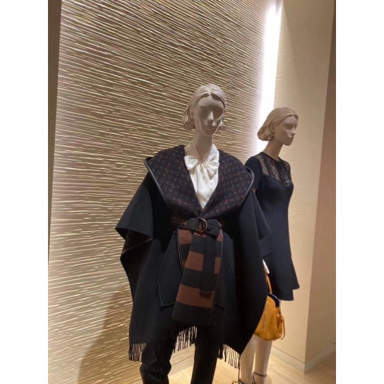 Louis Vuitton Shawl Coat Q39 (consult customer service to confirm size before placing a custom order)