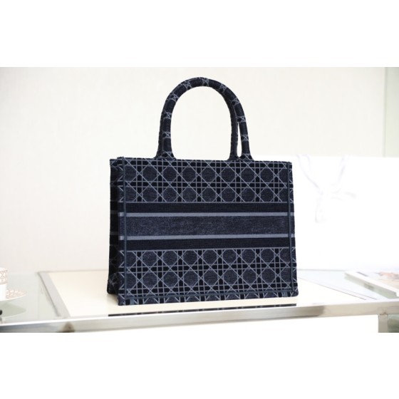 DIOR TOTE embroidered vine check blue
