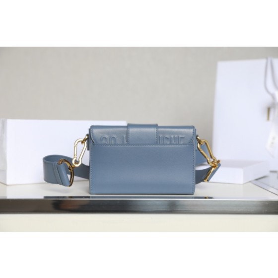 Montaigne Denim Blue 𝙢𝙞𝙣𝙞 Box Bag