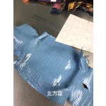 Hermès makes exclusive leather glossy American alligator: northern blue
