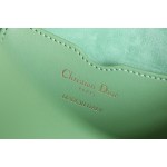 New Mint Green ‼️ Medium 𝙙𝙞𝙤𝙧 𝙗𝙤𝙗𝙗𝙗𝙮