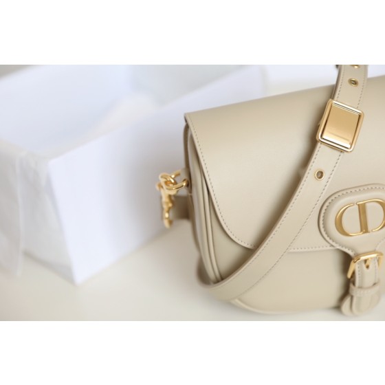 New beige ‼️ medium 𝙙𝙞𝙤𝙧 𝙗𝙤𝙗𝙗𝙗𝙮