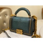 𝗖𝗵𝗮𝗻𝗲𝗹𝗟𝗲𝗯𝗼𝘆 Imported python skin with the latest heavy metal handle bag in lambskin