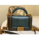 𝗖𝗵𝗮𝗻𝗲𝗹𝗟𝗲𝗯𝗼𝘆 Imported python skin with the latest heavy metal handle bag in lambskin