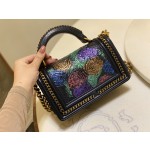 𝗖𝗵𝗮𝗻𝗲𝗹𝗟𝗲𝗯𝗼𝘆 Imported python skin with the latest heavy metal handle bag in lambskin