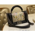 𝗖𝗵𝗮𝗻𝗲𝗹𝗟𝗲𝗯𝗼𝘆 Imported python skin with the latest heavy metal handle bag in lambskin