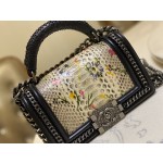 𝗖𝗵𝗮𝗻𝗲𝗹𝗟𝗲𝗯𝗼𝘆 Imported python skin with the latest heavy metal handle bag in lambskin