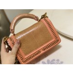 𝗖𝗵𝗮𝗻𝗲𝗹𝗟𝗲𝗯𝗼𝘆 Imported python skin with the latest heavy metal handle bag in lambskin