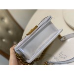 𝗖𝗵𝗮𝗻𝗲𝗹𝗟𝗲𝗯𝗼𝘆 Imported python skin with the latest heavy metal handle bag in lambskin