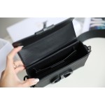 Montaigne matte black 𝙢𝙞𝙣𝙞 box bag