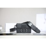 Montaigne matte black 𝙢𝙞𝙣𝙞 box bag