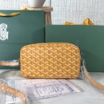 GOYARD Crossbody Camera Bag W26