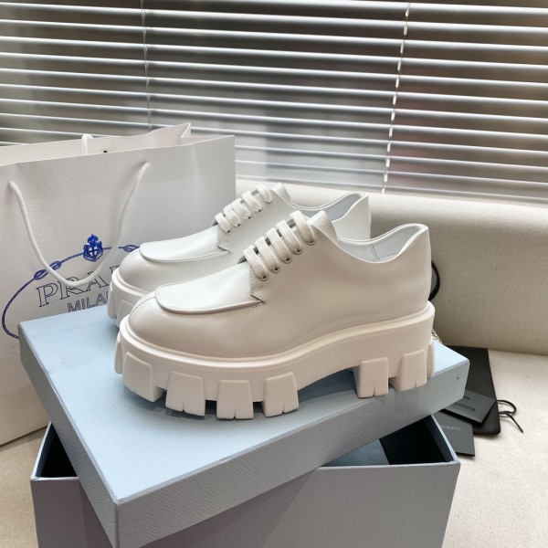 Prada open edged vermilion lacquered leather thick sole casual small leather shoes