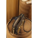 Louis Vuitton 𝙏𝙍𝙐𝙉𝙆 𝘾𝙇𝙐𝙏𝘾𝙃 soft case bag M43596