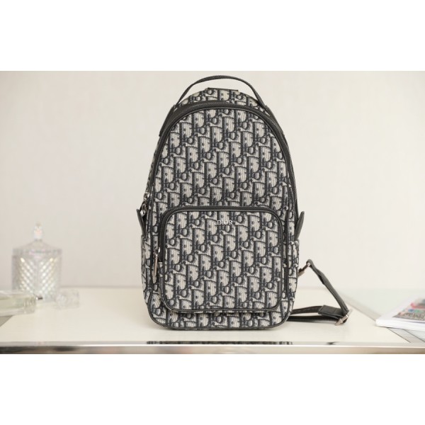 Oblique print crossbody version of the duffel bag