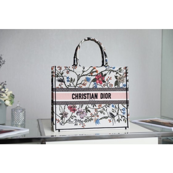DIOR TOTE Moonflower