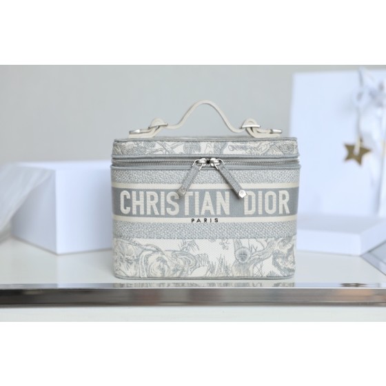 DIOR TRAVEL VANITY Cosmetic Bag