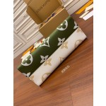 Louis Vuitton tote bag M44571