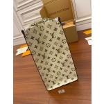 Louis Vuitton tote bag M44571