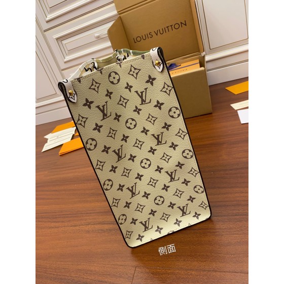 Louis Vuitton tote bag M44571