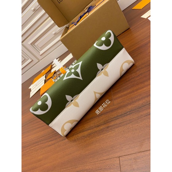 Louis Vuitton exclusive starting model: M44573