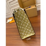 Louis Vuitton exclusive starting model: M44573