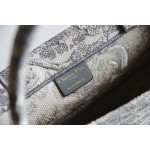 DIOR TOTE Grey Tiger