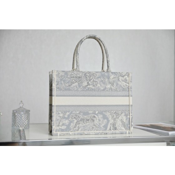 DIOR TOTE Grey embroidery