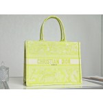 DIOR TOTE Fluorescent green embroidery