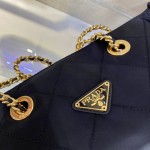 Prada Extra Large Antique Bag 🎉🎉 1BD629