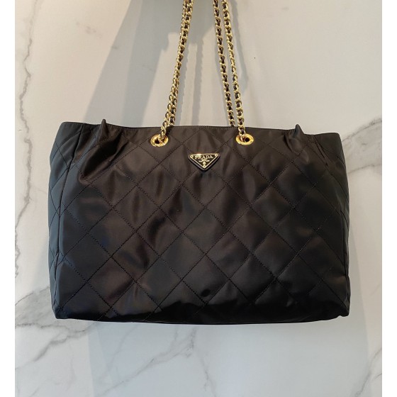 Prada Extra Large Antique Bag 🎉🎉 1BD629