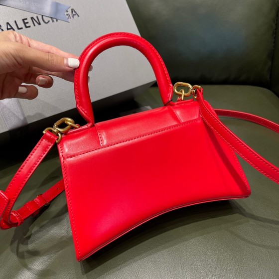 BALENCIAGA 𝐇𝐨𝐮𝐫𝐠𝐥𝐚𝐬𝐬 𝐗𝐒 The hourglass bag of the fashion world