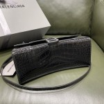 BALENCIAGA 𝐇𝐨𝐮𝐫𝐠𝐥𝐚𝐬𝐬𝐬 𝐒 crocodile-textured cowhide
