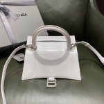 BALENCIAGA 𝐇𝐨𝐮𝐫𝐠𝐥𝐚𝐬𝐬 𝐒 The hourglass bag of the fashion world