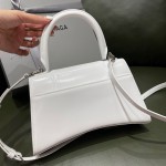 BALENCIAGA 𝐇𝐨𝐮𝐫𝐠𝐥𝐚𝐬𝐬 𝐒 The hourglass bag of the fashion world