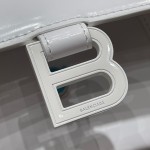 BALENCIAGA 𝐇𝐨𝐮𝐫𝐠𝐥𝐚𝐬𝐬 𝐒 The hourglass bag of the fashion world