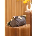 Louis Vuitton 𝙈𝙐𝙇𝙏𝙄 𝙋𝙊𝘾𝙃𝙀𝙏𝙏𝙀 5 in 1 M44813