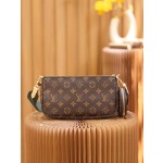 Louis Vuitton 𝙈𝙐𝙇𝙏𝙄 𝙋𝙊𝘾𝙃𝙀𝙏𝙏𝙀 5 in 1 M44813