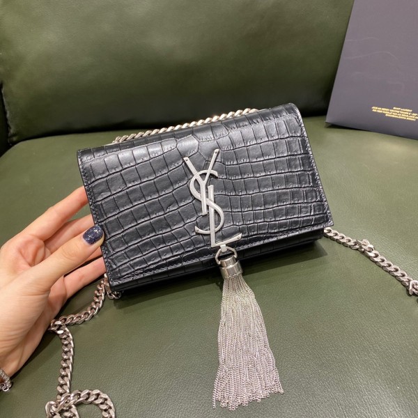 SAINT LAURENT  #𝑲𝑨𝑻𝑬_𝟭𝟳𝒄𝒎#354120