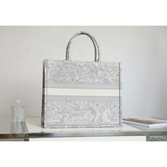 DIOR TOTE Grey embroidery
