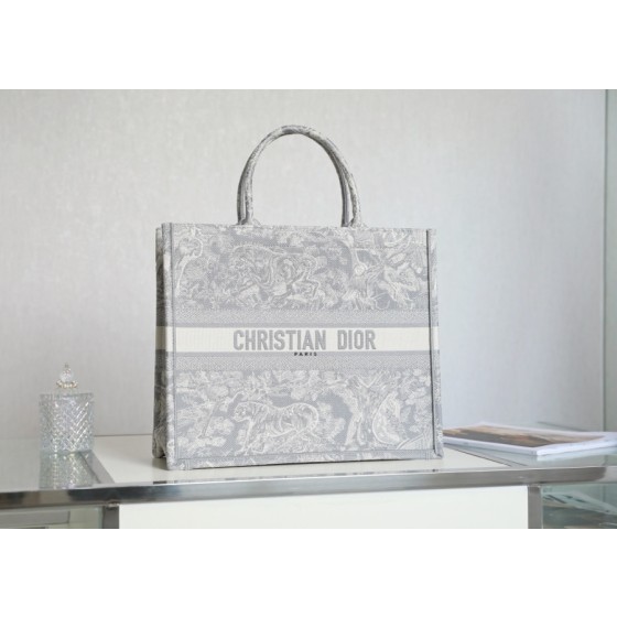 DIOR TOTE Grey embroidery