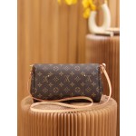 Louis Vuitton 𝐅𝐀𝐕𝐎𝐑𝐈𝐓𝐄 M40718