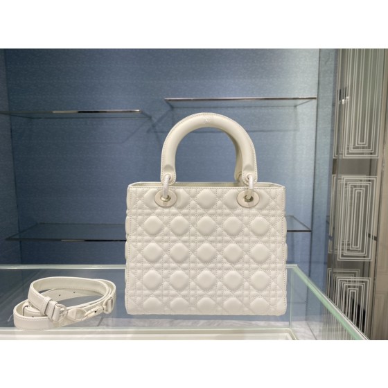 Dior lady 24cm matte white