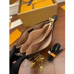 Louis Vuitton exclusive starting model: M57790