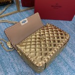 Valentino's new Fan Bingbing handbag of the same style V0122