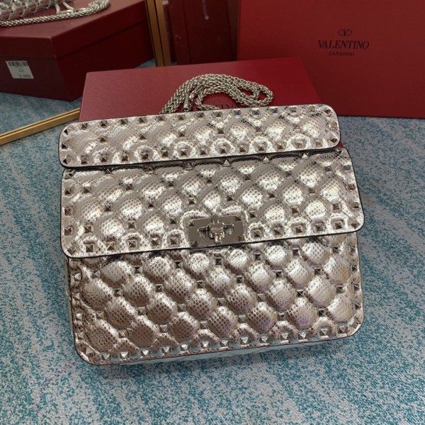 Valentino's new Fan Bingbing handbag of the same style V0122